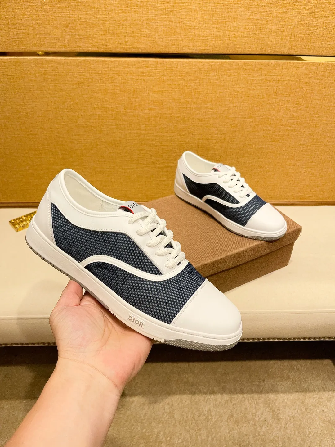 Factory price 420🔥[Dior] Dior’s new model is carefully crafted and set off the audience! An international brand that continues to innovate. This men's all-season casual shoe is the original version. The upper is made of cowhide material and the leather feet are super lightweight. The outsole is ultra-light and non-slip. It is breathable and comfortable and the quality speaks for itself. Color: Multiple colors available. Size: 38-44 (45 customized)